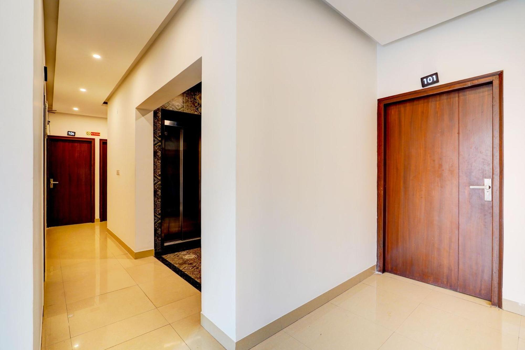 OYO 14203 Chetana Inn Bangalore Bagian luar foto