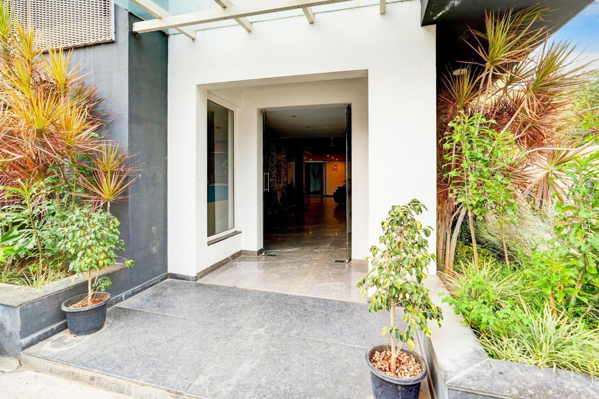 OYO 14203 Chetana Inn Bangalore Bagian luar foto