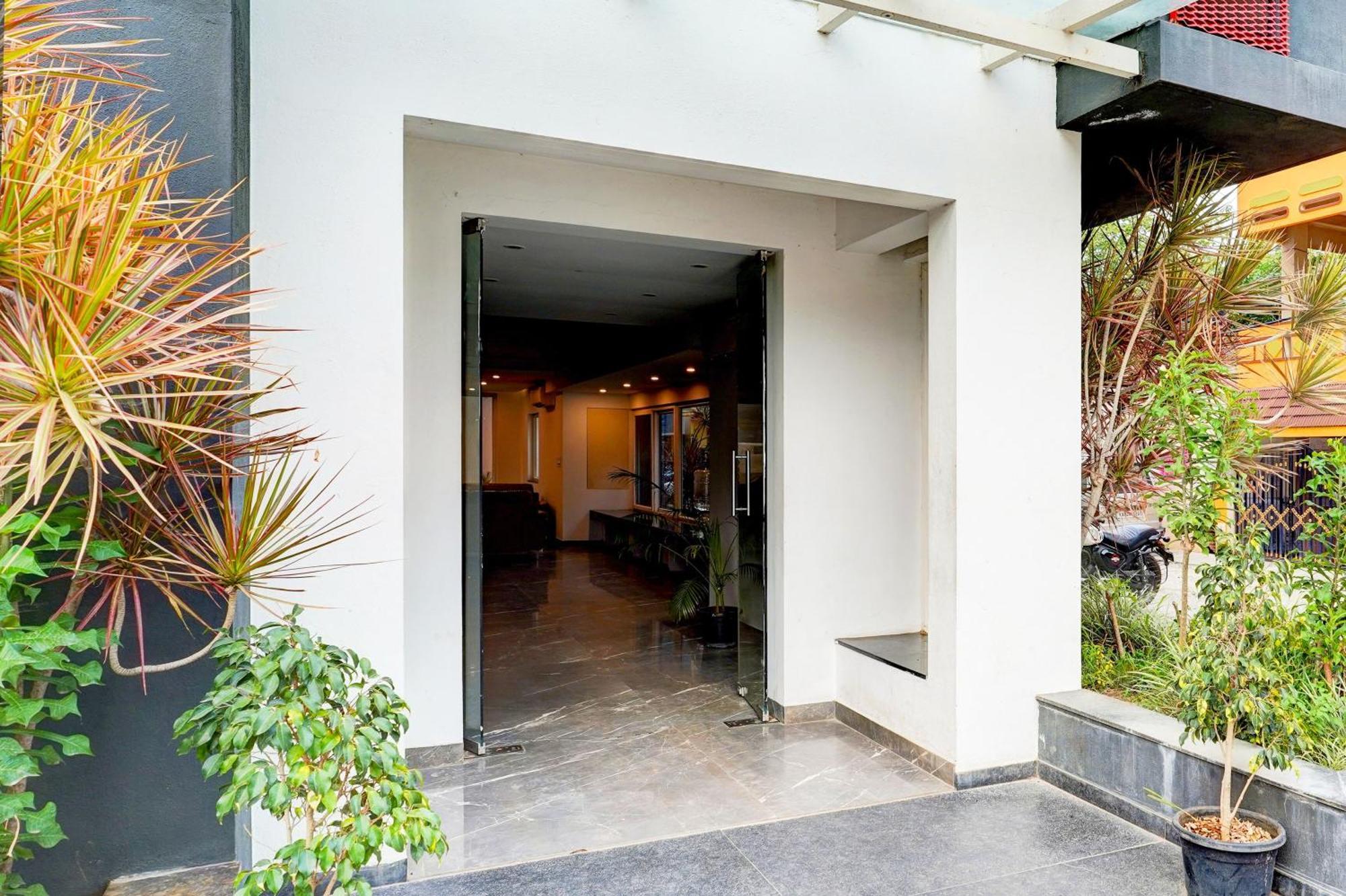 OYO 14203 Chetana Inn Bangalore Bagian luar foto