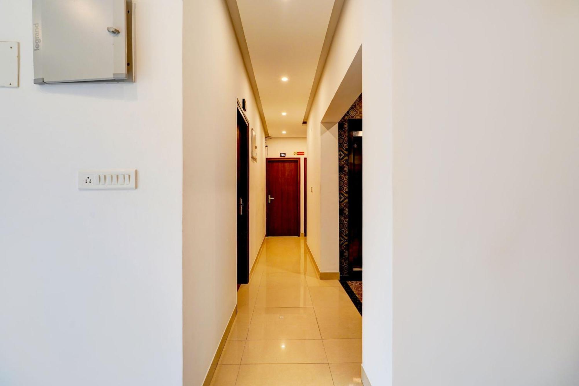 OYO 14203 Chetana Inn Bangalore Bagian luar foto