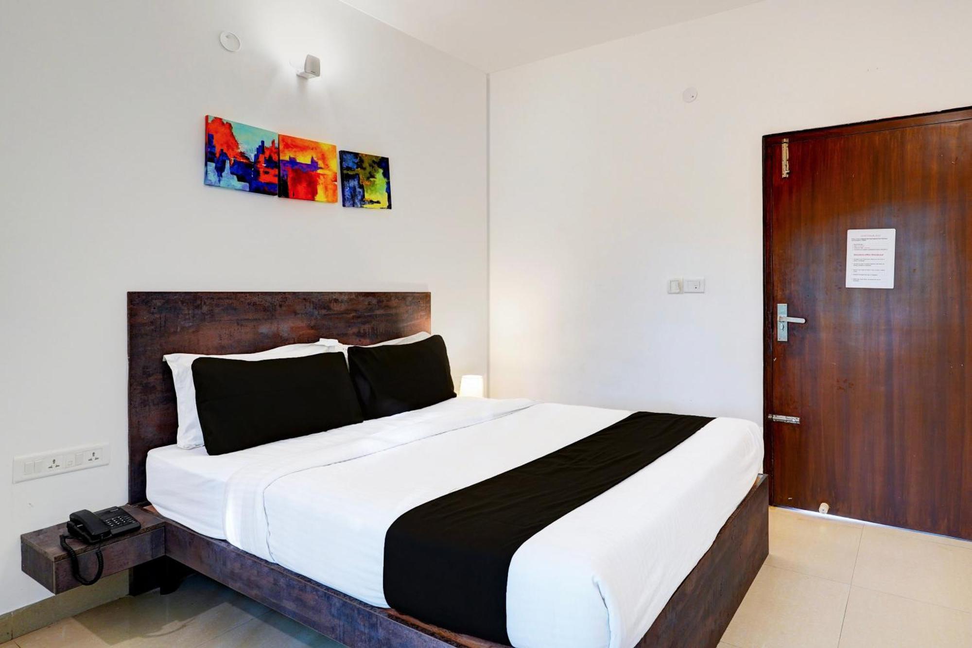 OYO 14203 Chetana Inn Bangalore Bagian luar foto