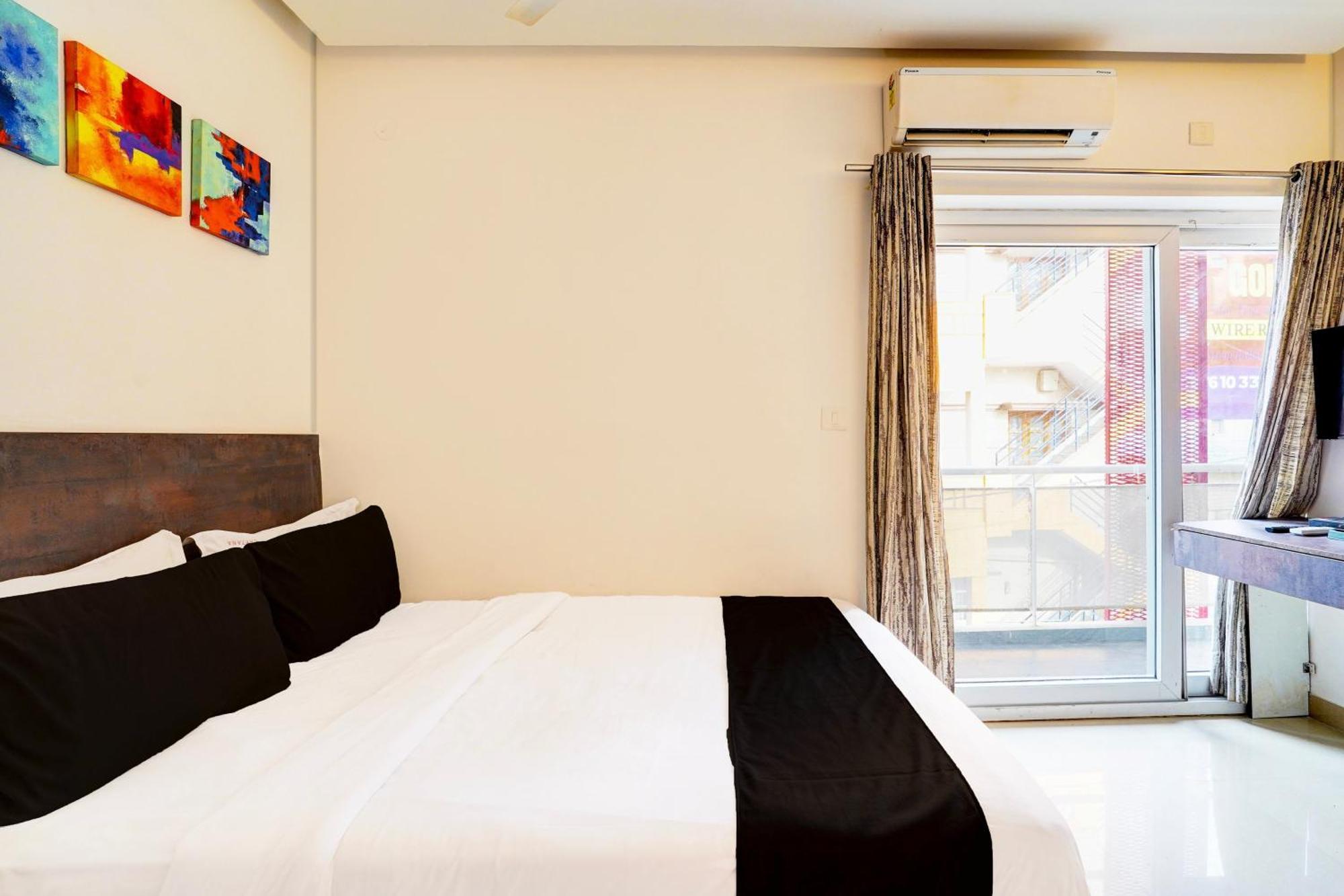 OYO 14203 Chetana Inn Bangalore Bagian luar foto